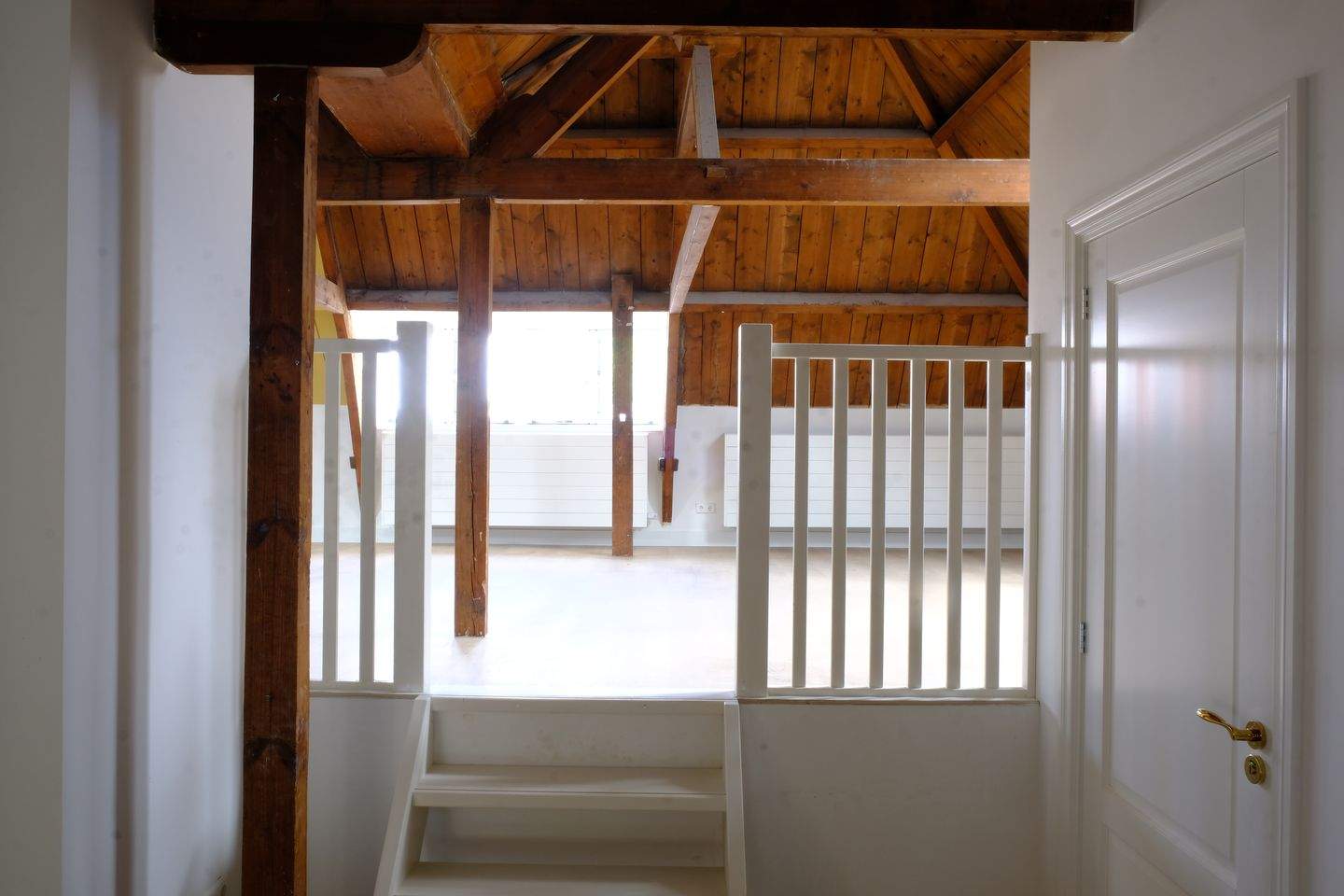 Image 10 of 32