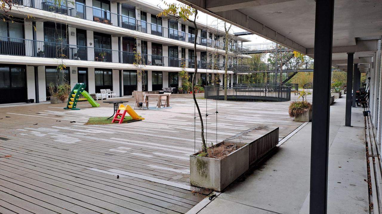 Image 5 of 9