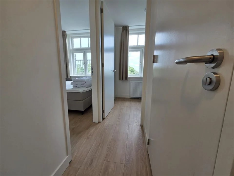 Image 4 of 11