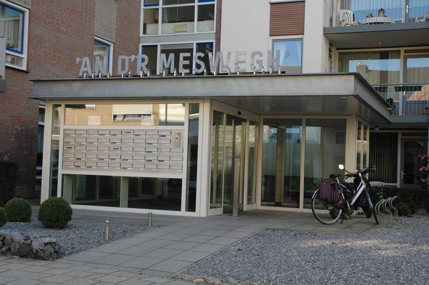 Bild 1 von 2