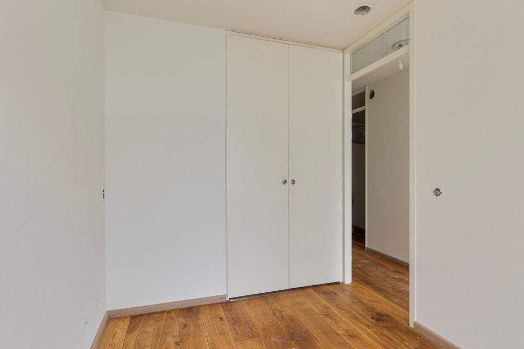 Image 15 of 27