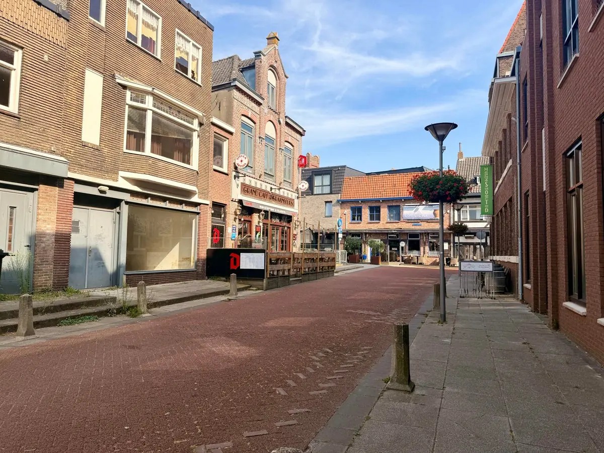Image 13 of 16