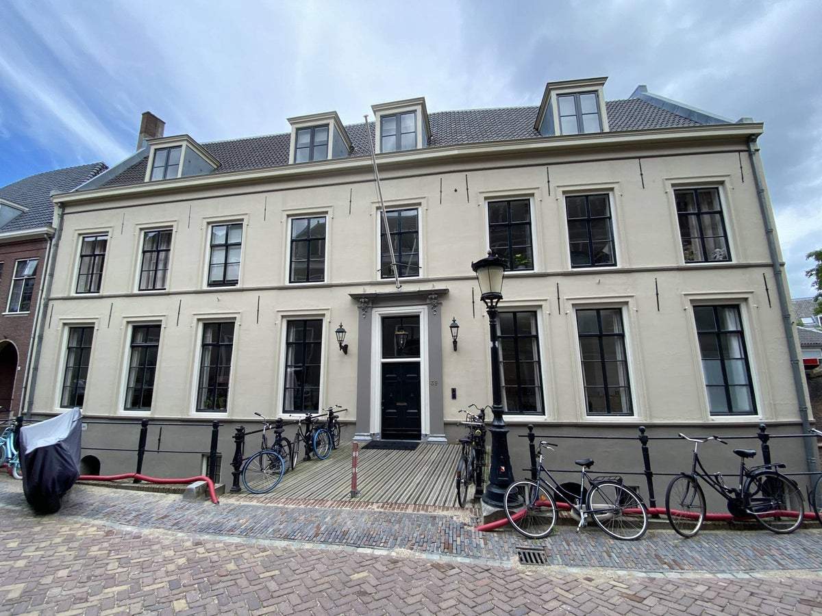 Image 1 sur 27