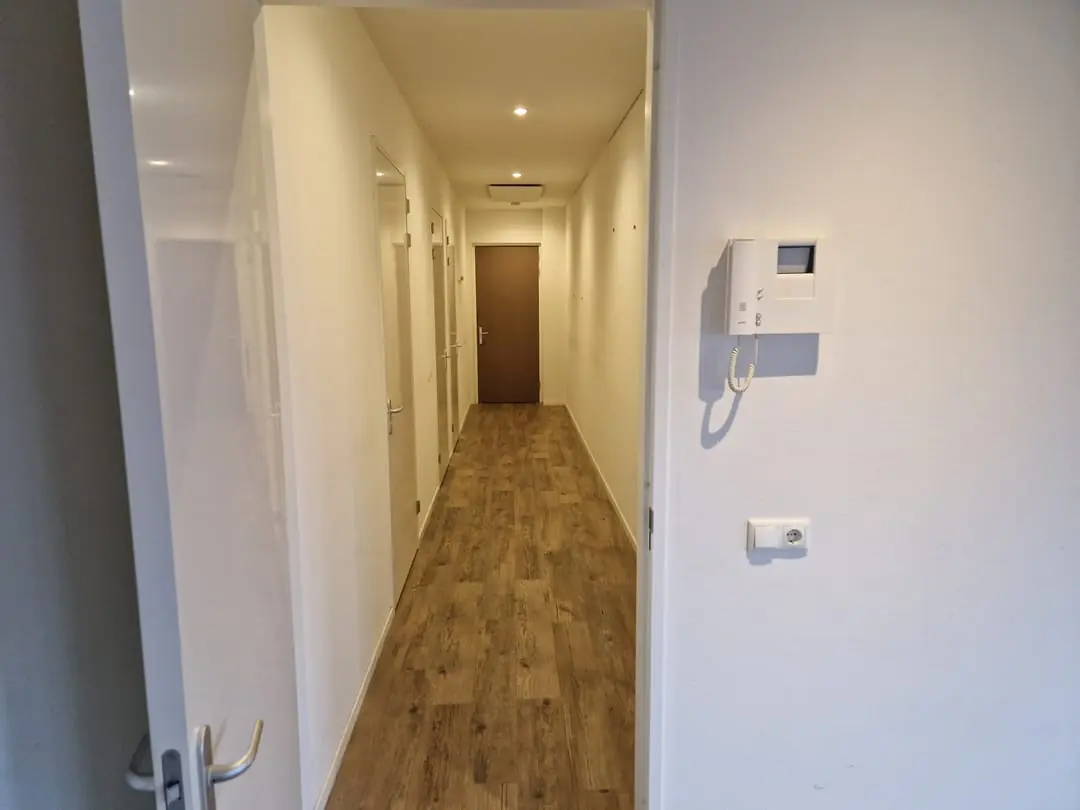Image 2 of 10