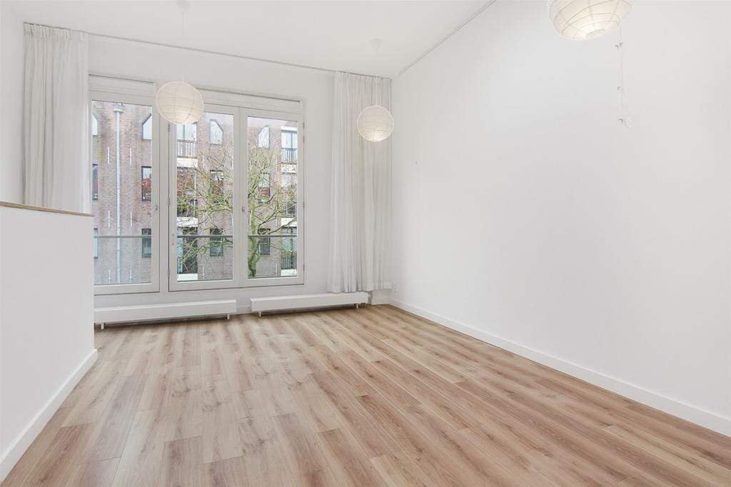 Image 12 of 20