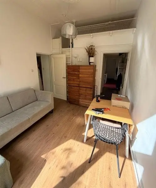 Image 2 of 10