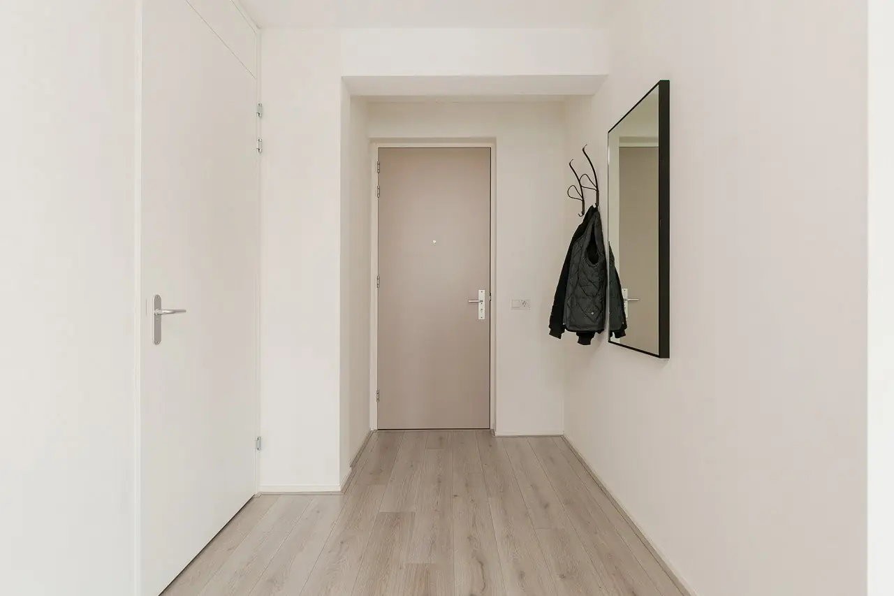 Image 11 of 16