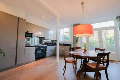 Family House Arnoldystraat, Haarlem - For Rent