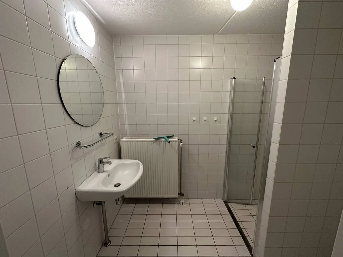 Image 7 of 8