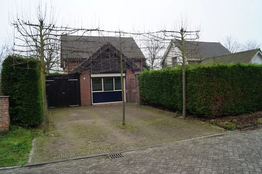 Image 29 of 32