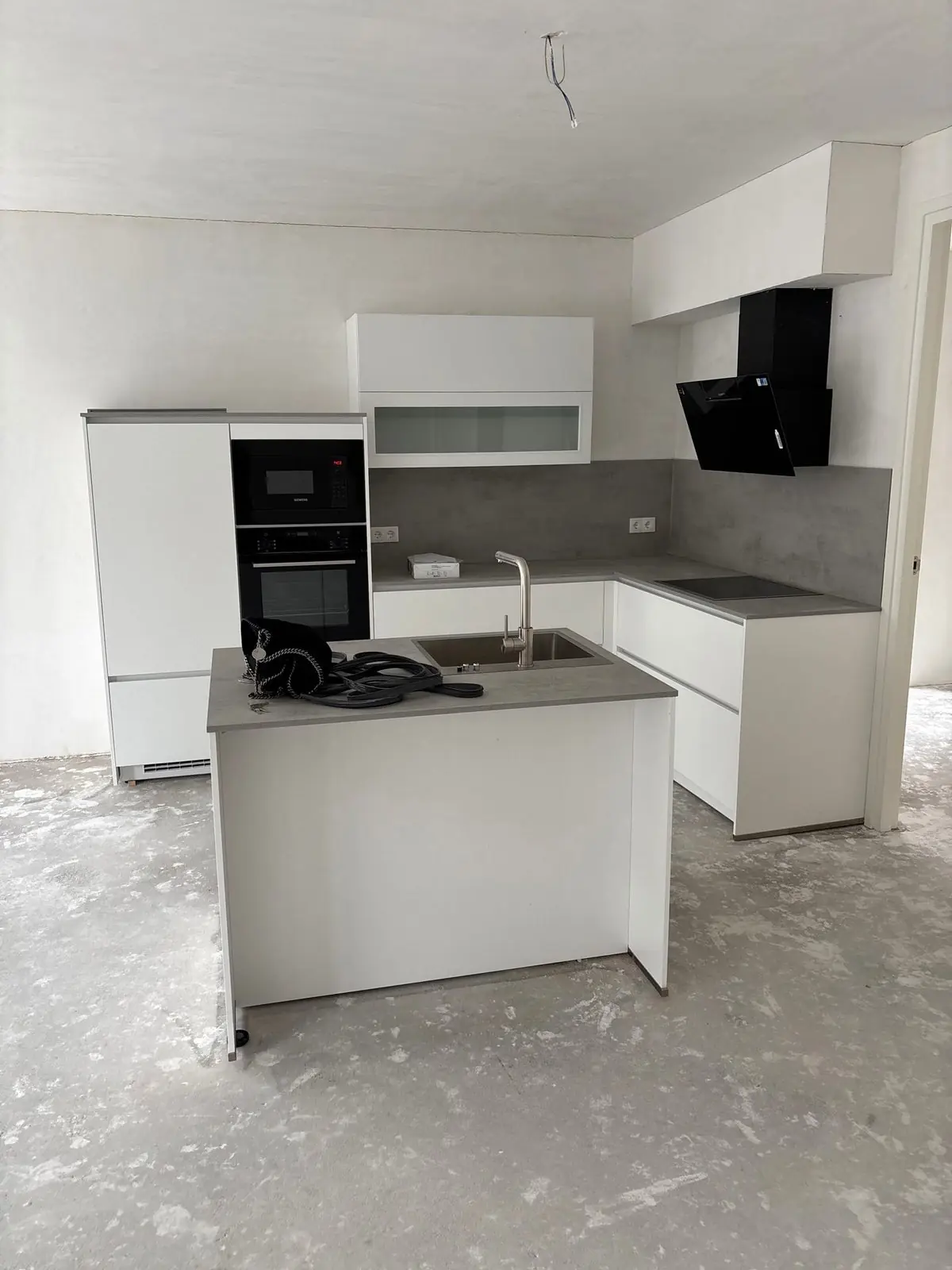 Image 4 of 10