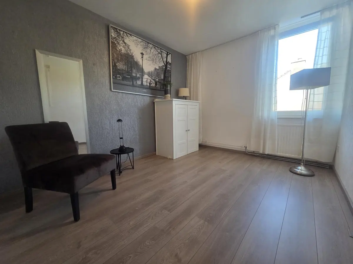 Image 21 of 24