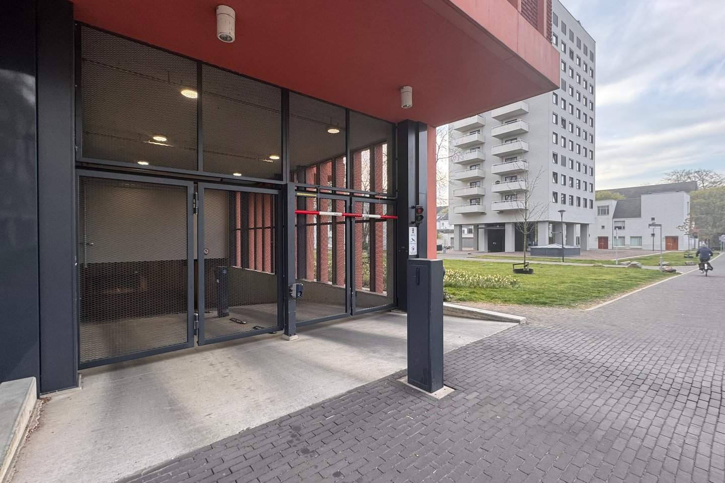 Afbeelding 1 van 8