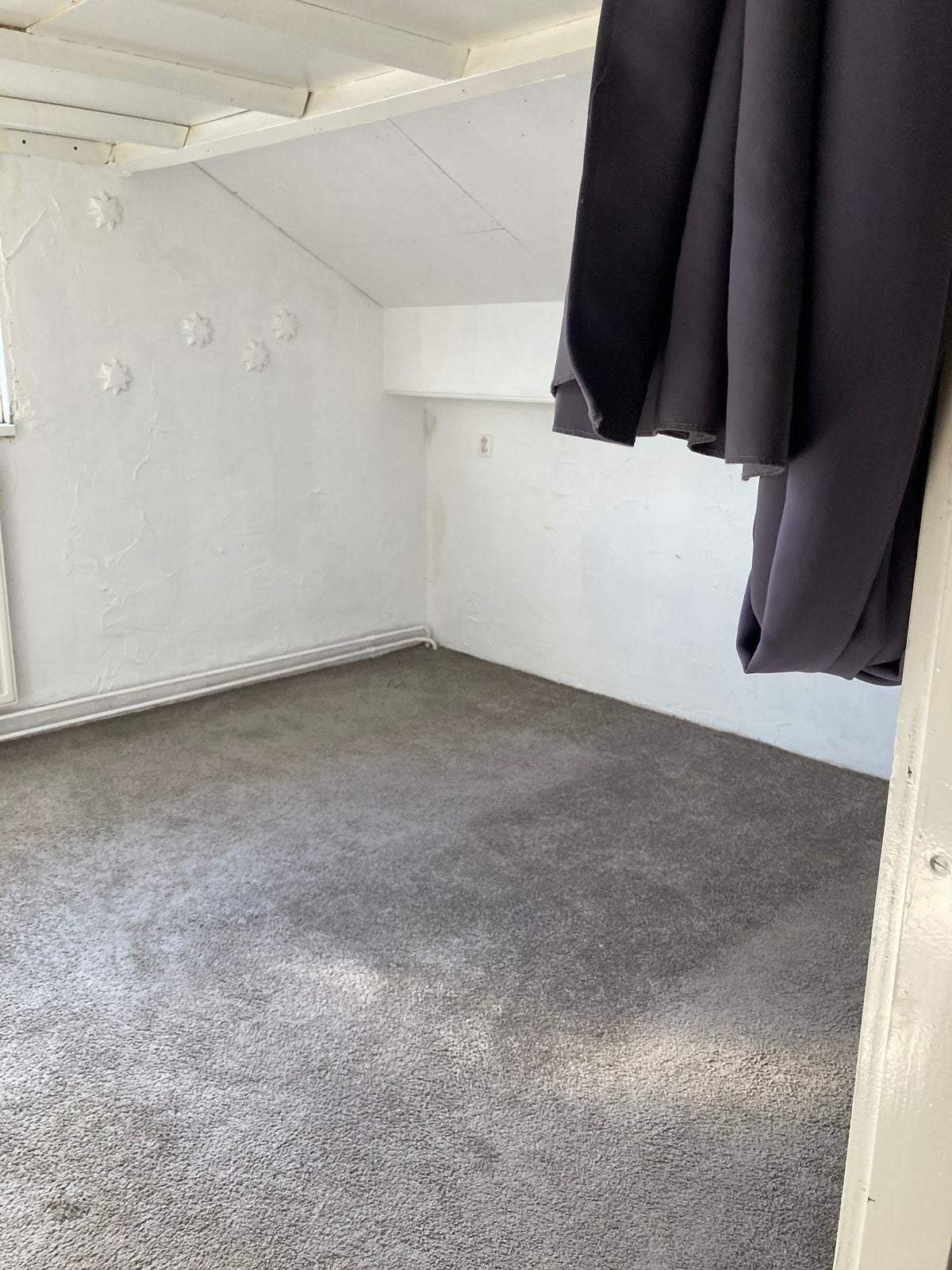 Image 2 of 6
