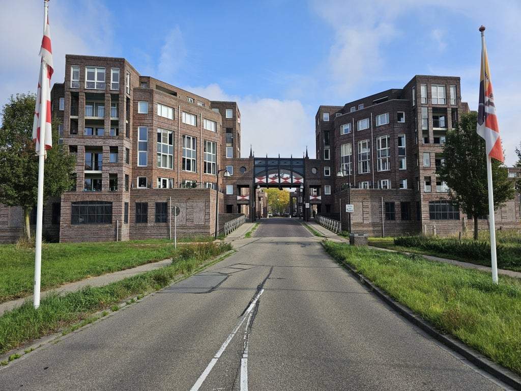 Bild 1 von 32