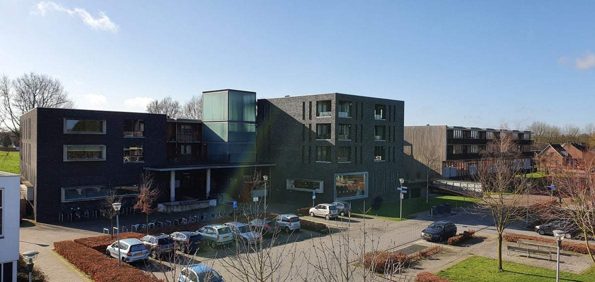 Bild 1 von 15