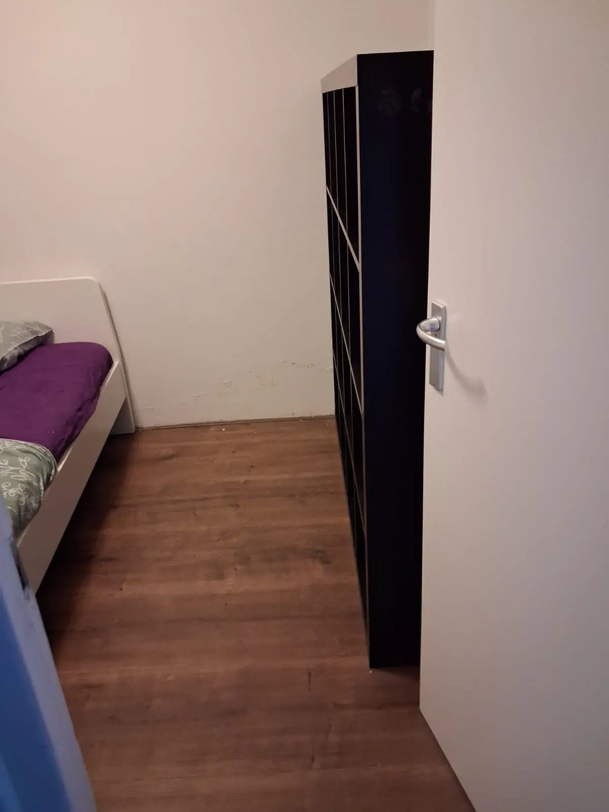 Image 2 of 10