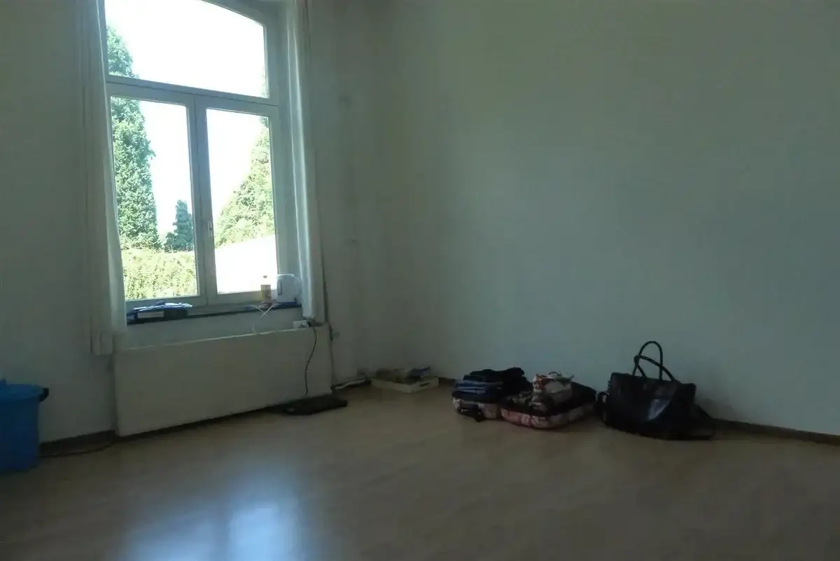 Image 1 sur 4