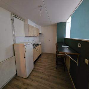 Image 6 of 9