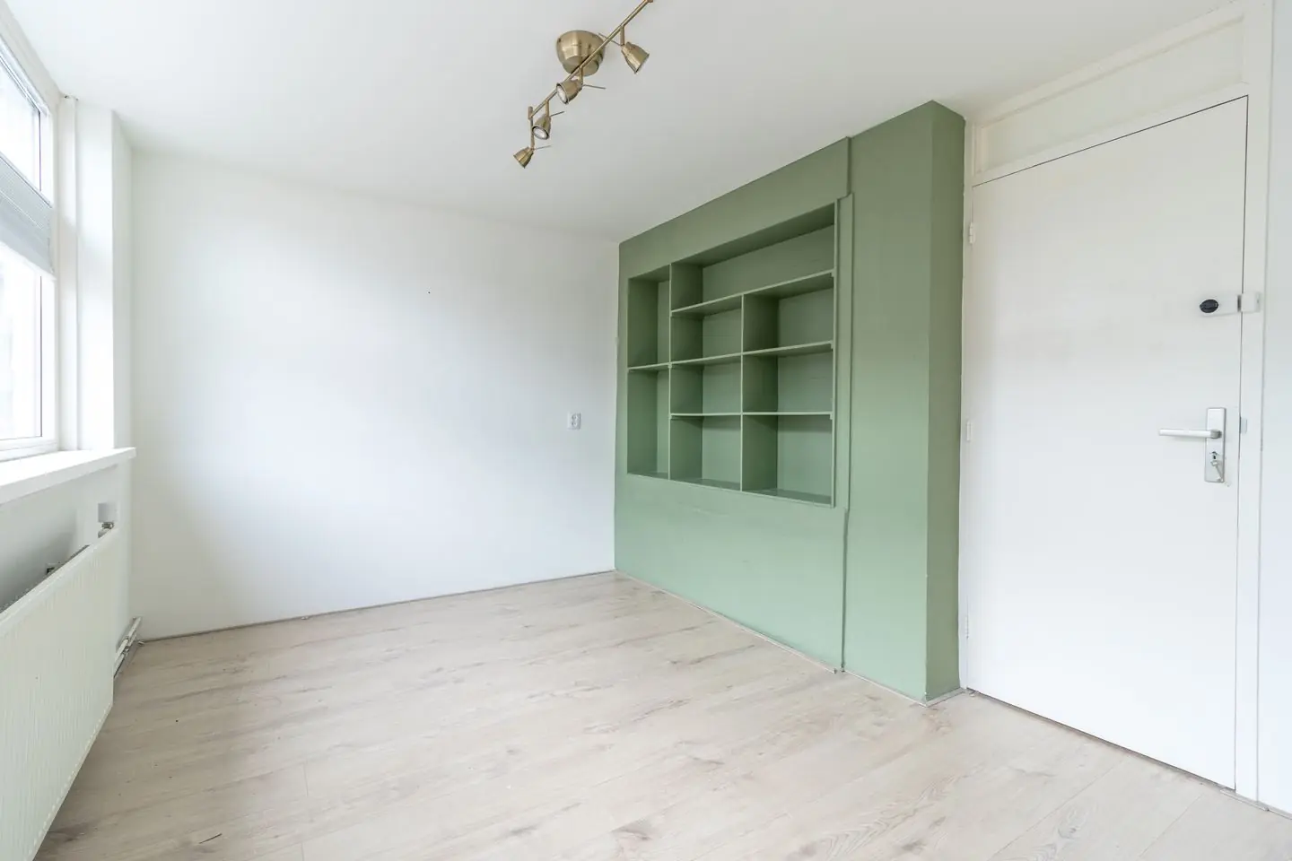 Image 19 of 27