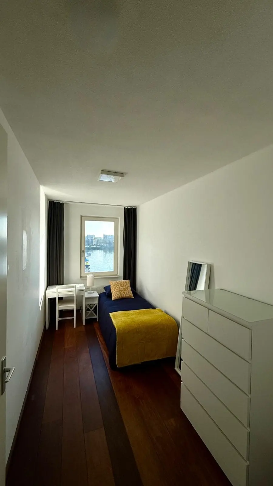 Furnished Room Maashaven N.Z., Rotterdam - For Rent