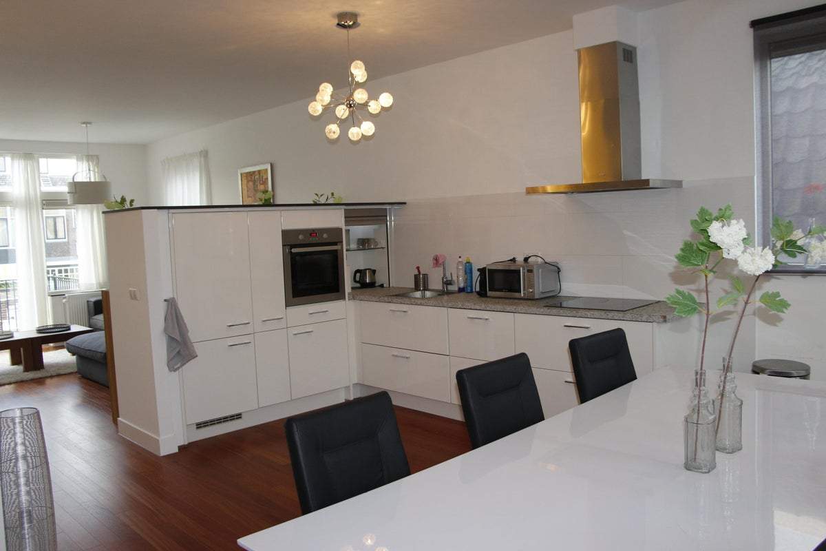 Bild 2 von 12