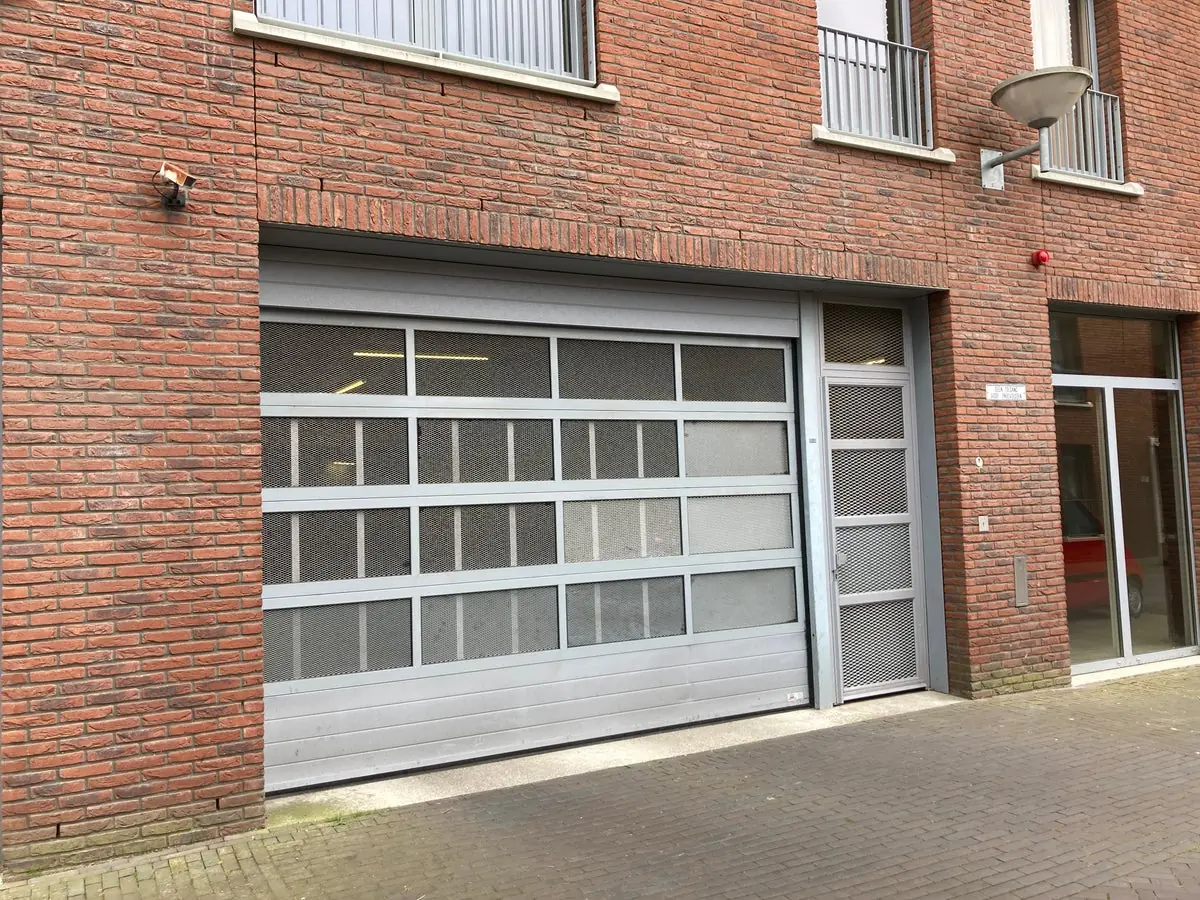 Image 22 of 28