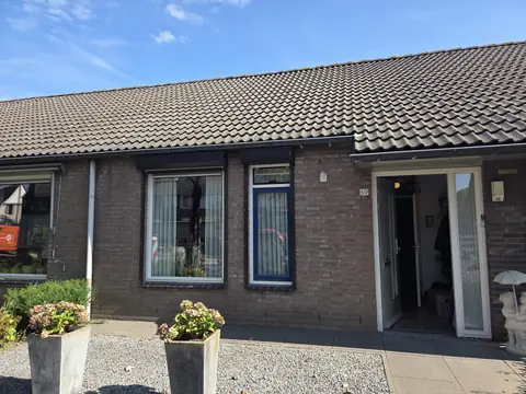 Casa unifamiliar en van Heinsbergstraat, Gilze - En alquiler