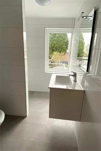 Image 6 of 6