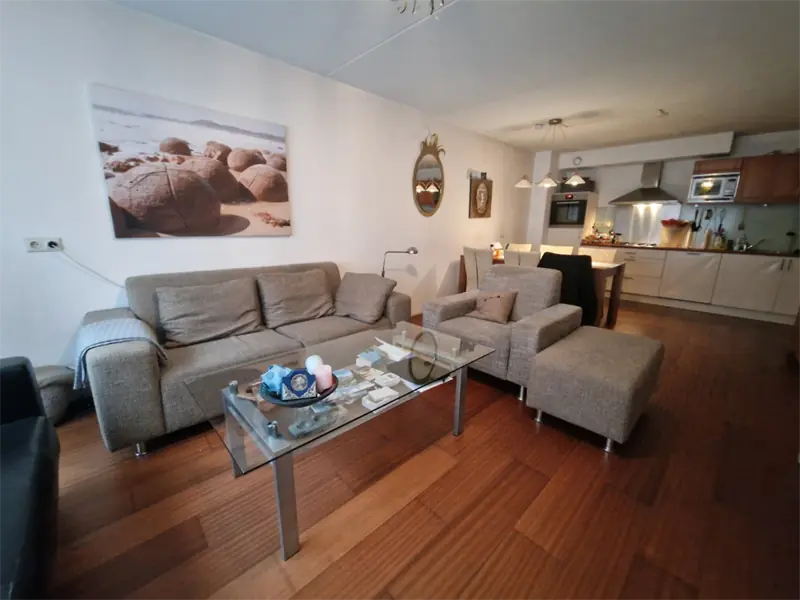 Image 4 of 10