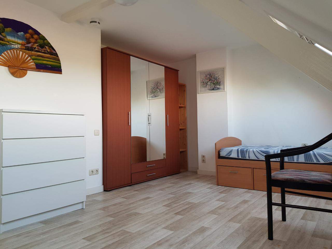 Bild 1 von 8