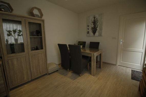 Bild 2 von 8