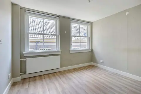 Upper-Level Home Hooglandse Kerkgracht, Leiden – 4 Bedrooms, Roof Terrace