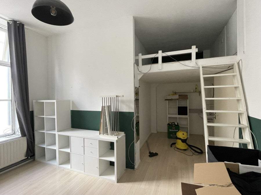 Image 3 of 6