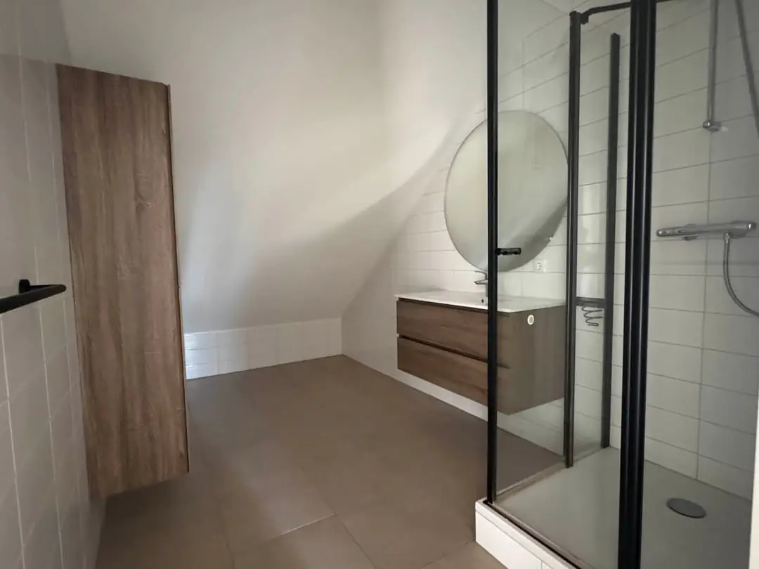 Image 16 of 20