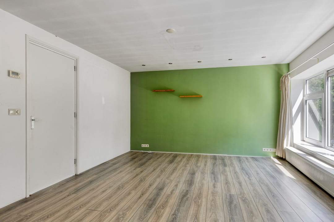 Image 8 of 27