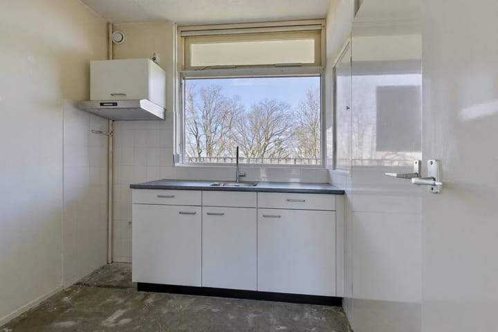 Image 11 of 18