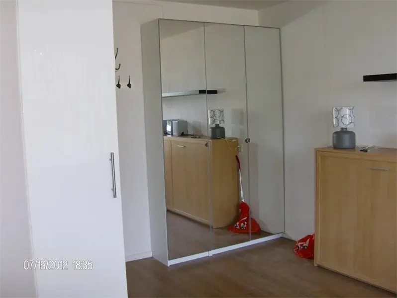 Image 3 of 7