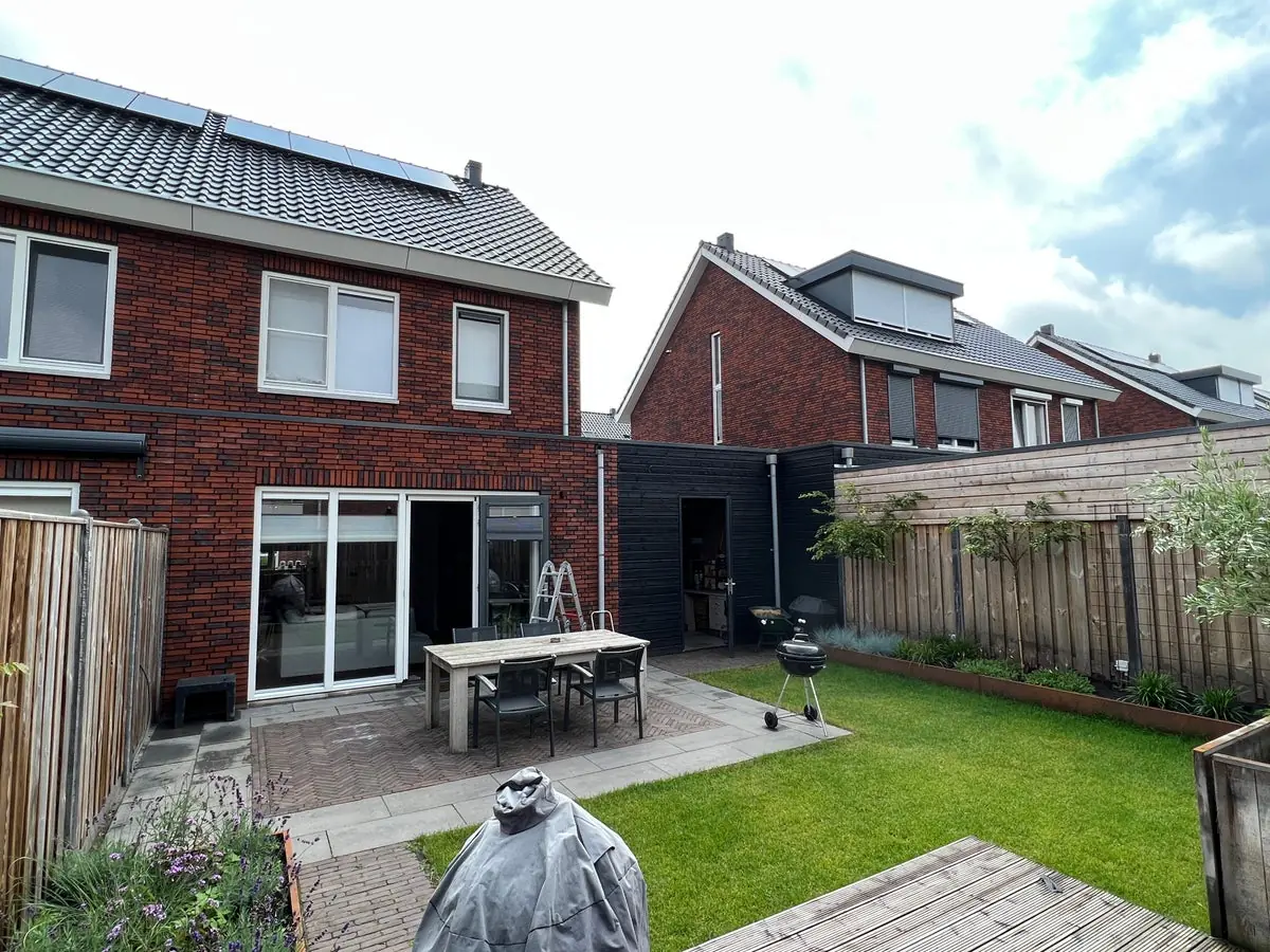 Image 25 of 27