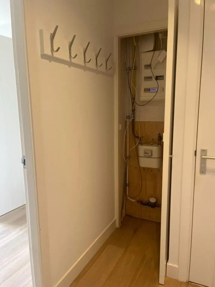 Image 4 of 9