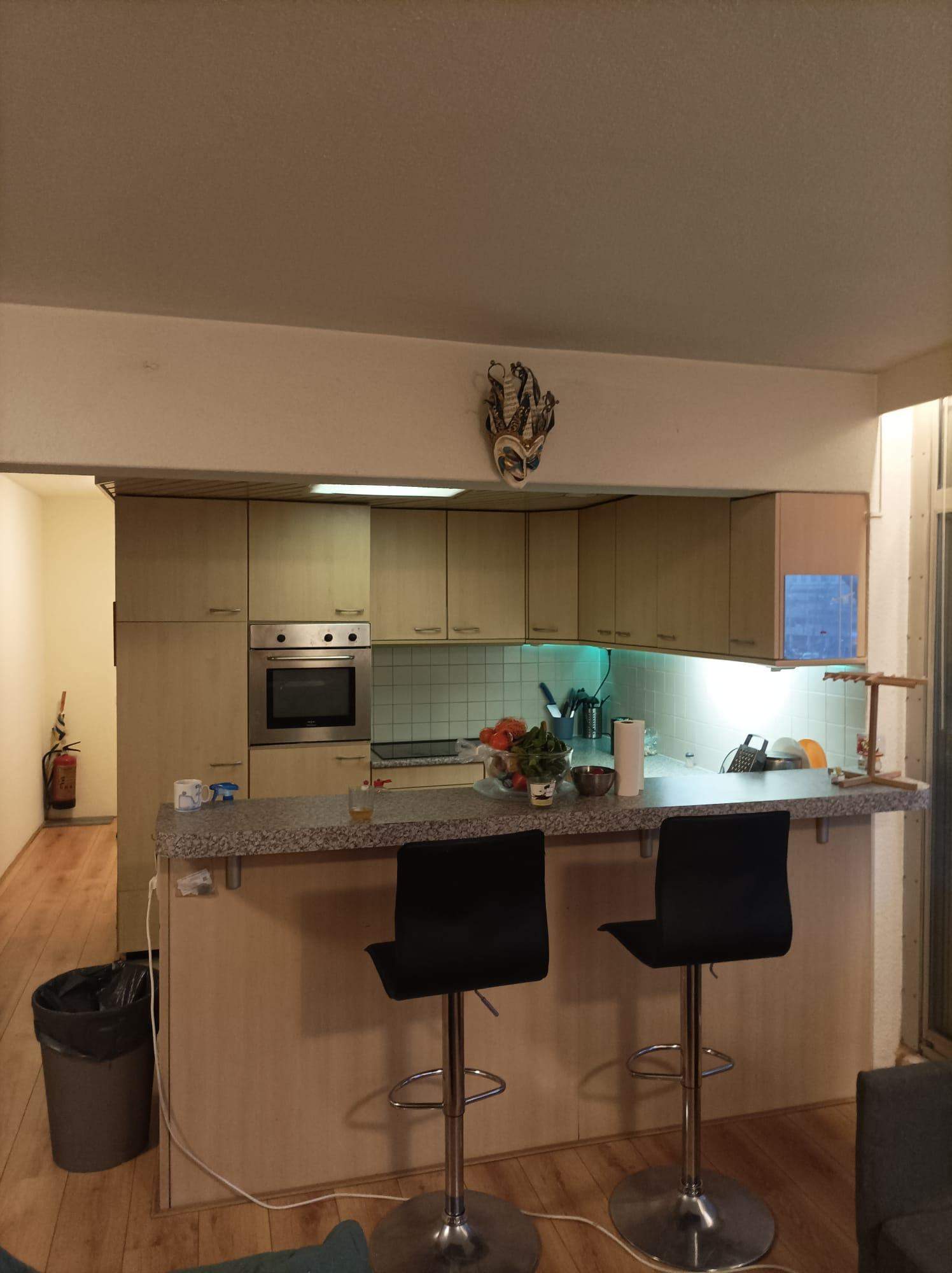 Image 2 of 8
