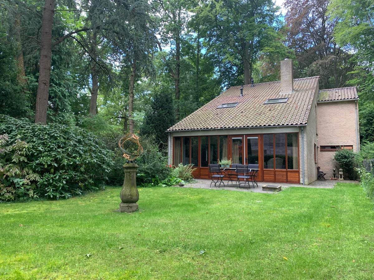Bild 1 von 27