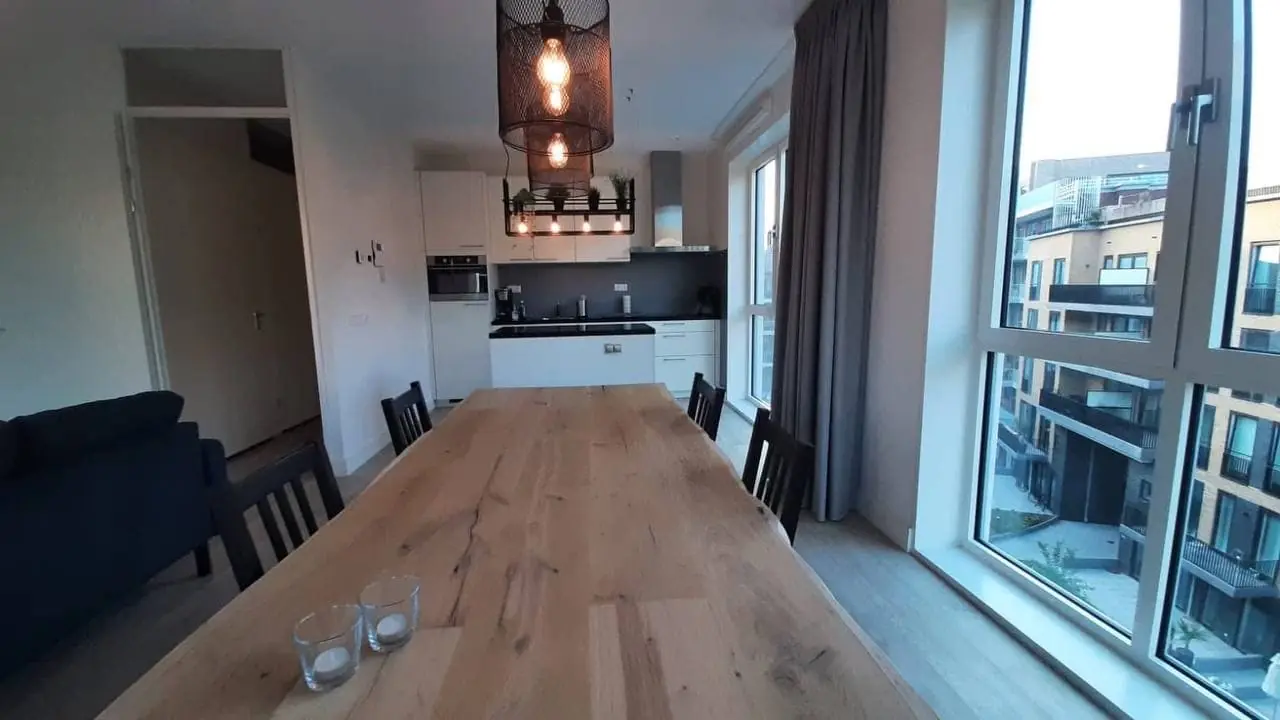 Image 4 of 10