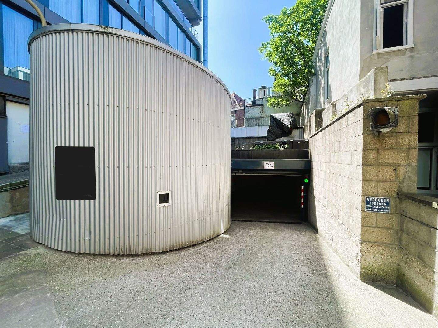 Image 2 sur 8