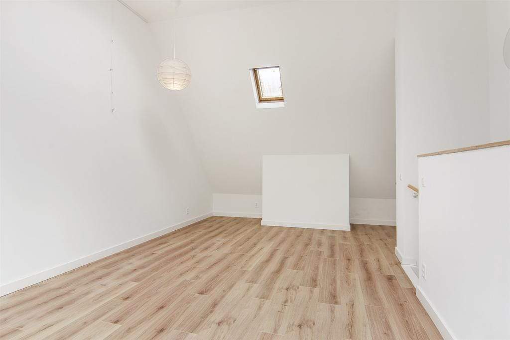 Image 15 of 20