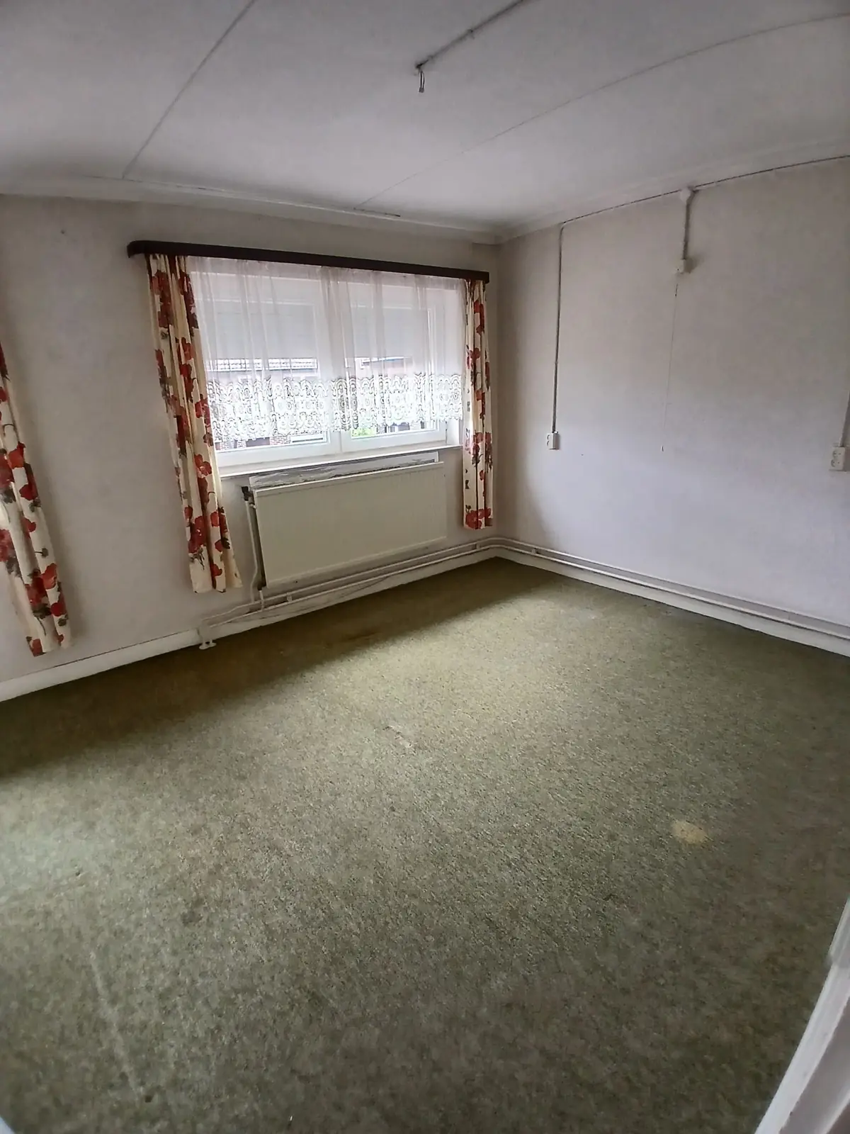 Image 4 of 4