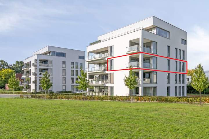 Bild 1 von 49