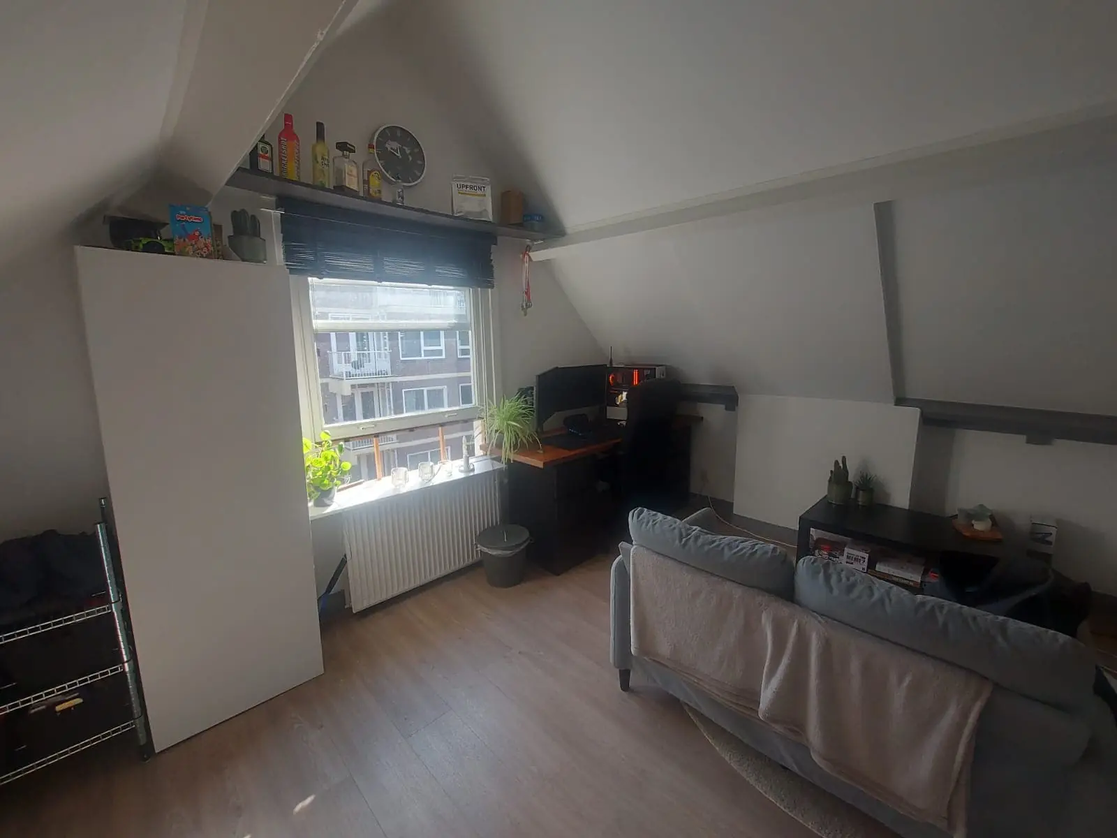 Image 3 of 9