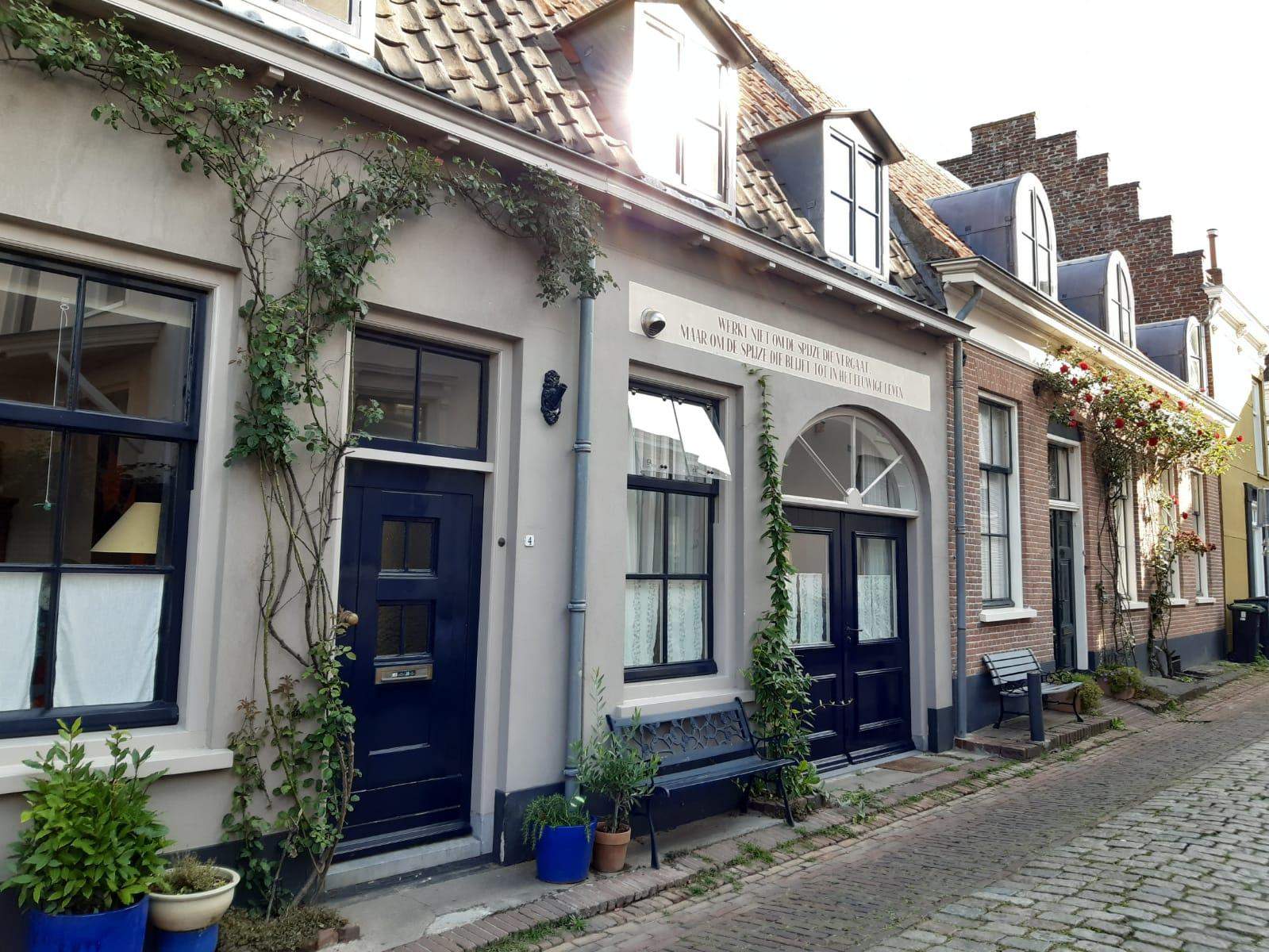 Afbeelding 2 van 8