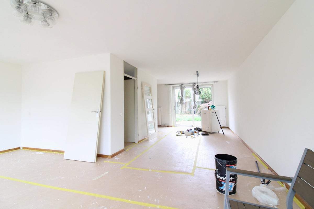 Image 3 of 27